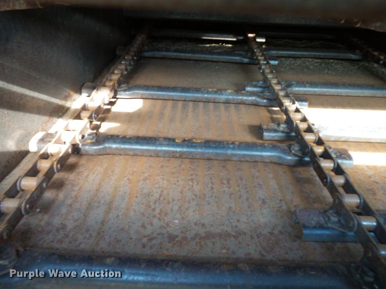 image for item DD8364 Gleaner N7 combine