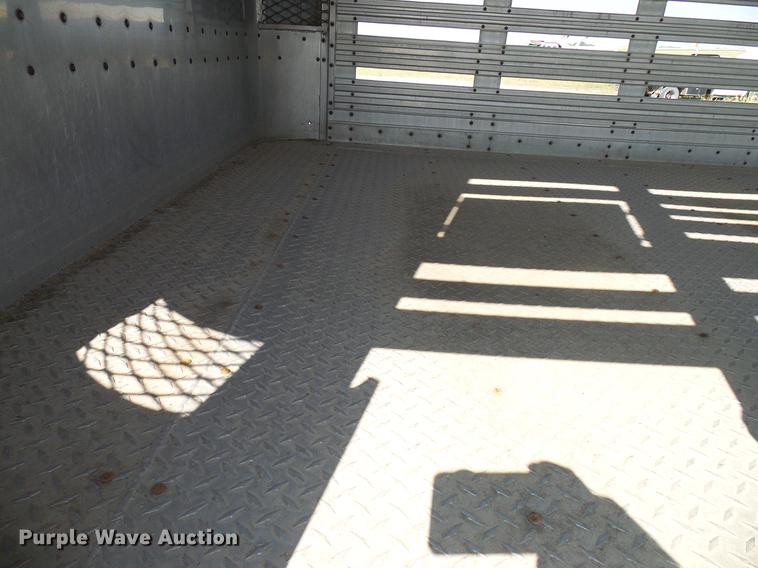 image for item DD8377 1991 International 8200 livestock truck