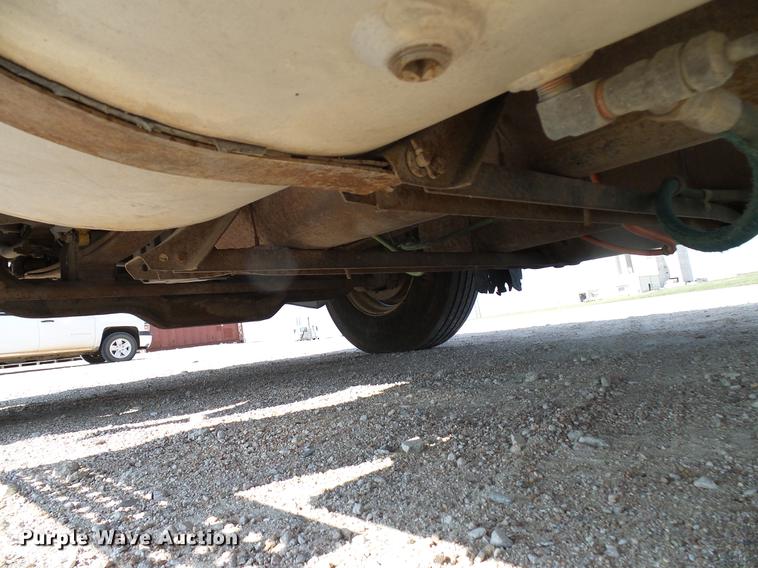 image for item DD8377 1991 International 8200 livestock truck