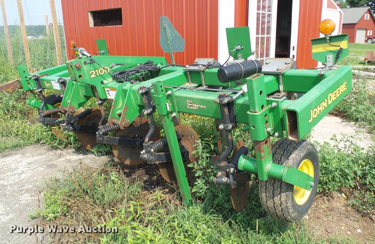 image for item DE5164 John Deere 2100 in-line ripper