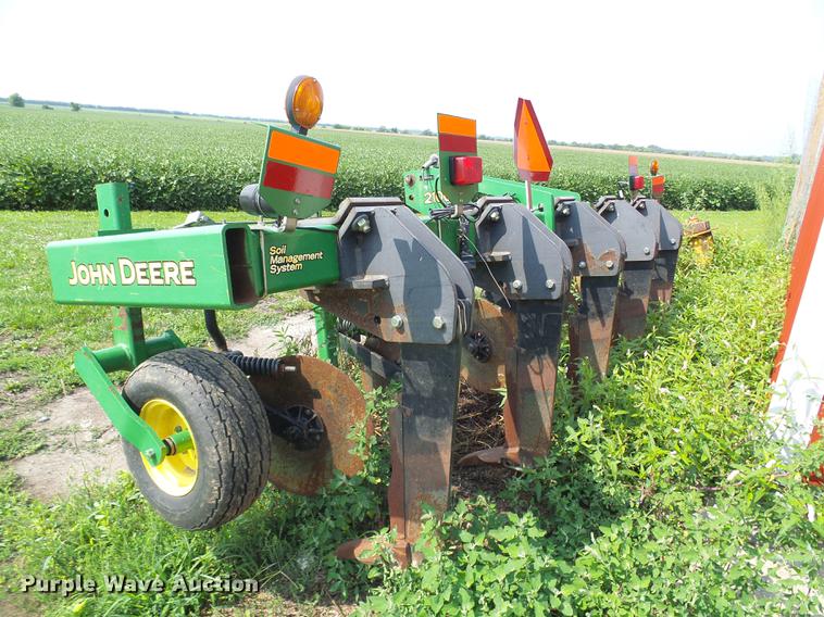 image for item DE5164 John Deere 2100 in-line ripper