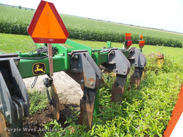 image for item DE5164 John Deere 2100 in-line ripper