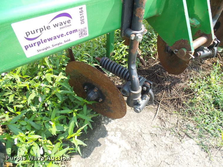 image for item DE5164 John Deere 2100 in-line ripper