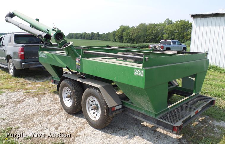 image for item DE5165 Patriot 200 seed tender trailer