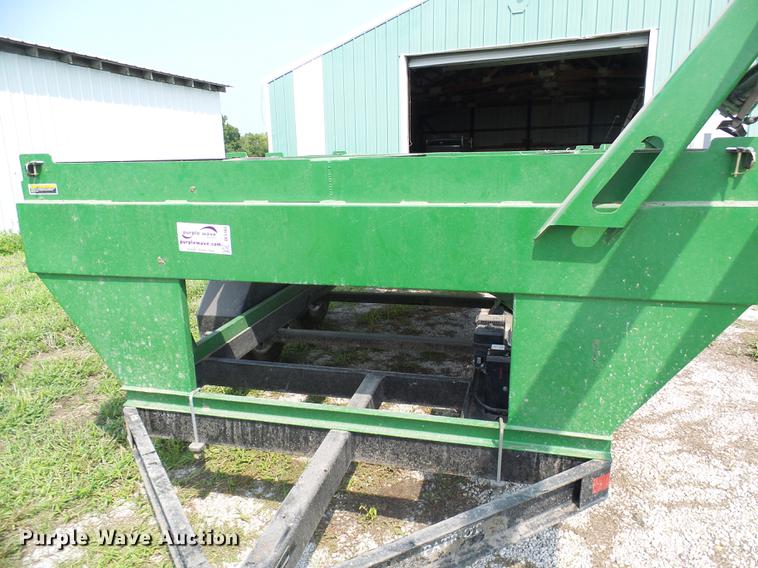 image for item DE5165 Patriot 200 seed tender trailer