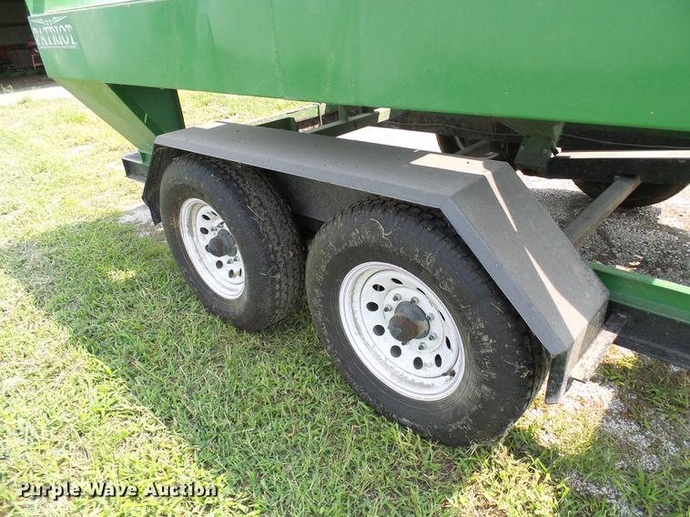 image for item DE5165 Patriot 200 seed tender trailer