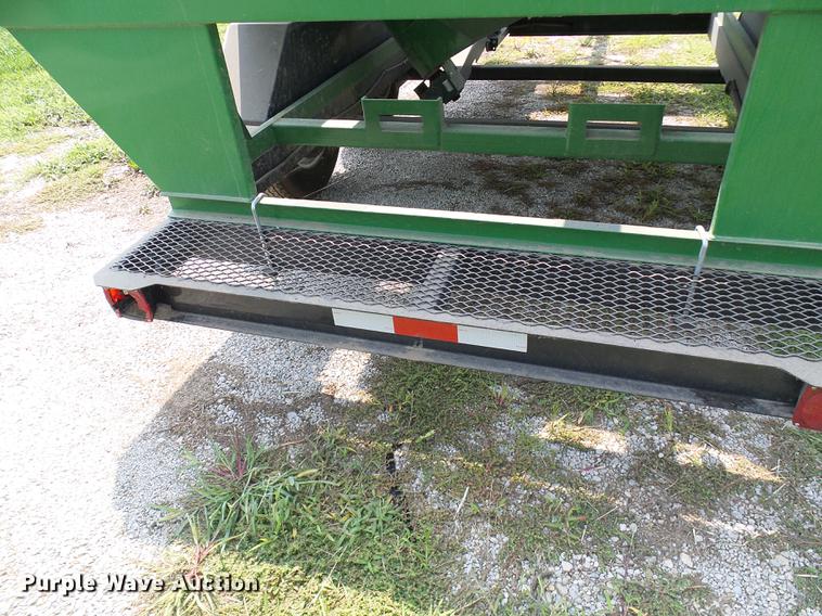 image for item DE5165 Patriot 200 seed tender trailer