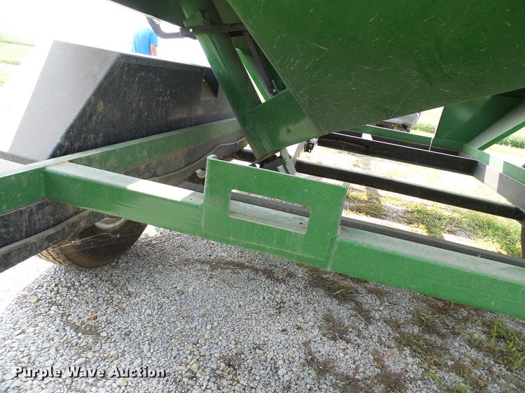 image for item DE5165 Patriot 200 seed tender trailer