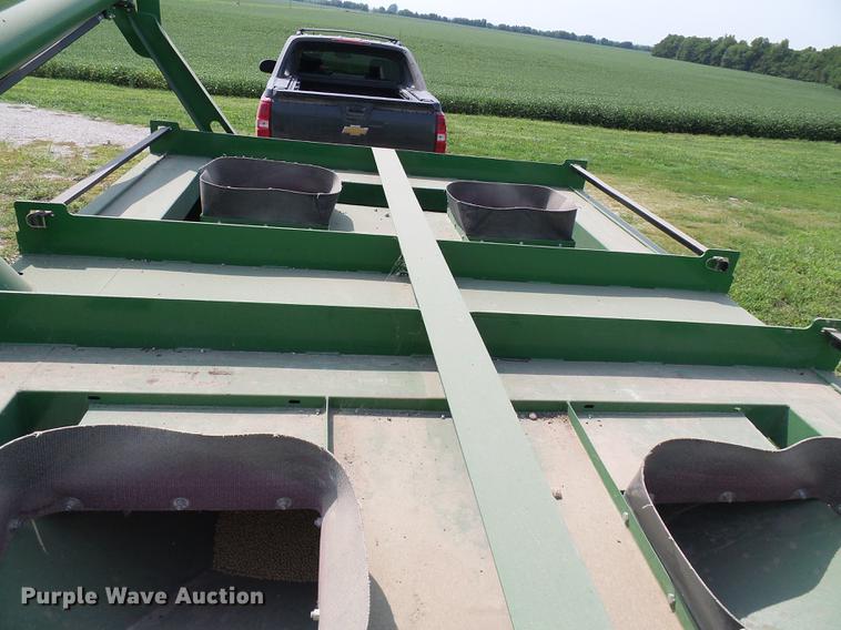 image for item DE5165 Patriot 200 seed tender trailer