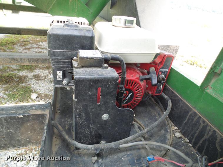 image for item DE5165 Patriot 200 seed tender trailer