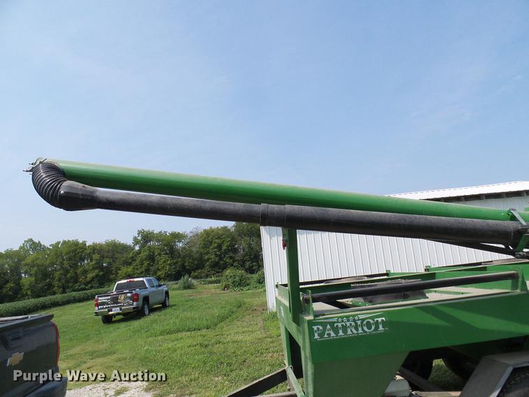 image for item DE5165 Patriot 200 seed tender trailer