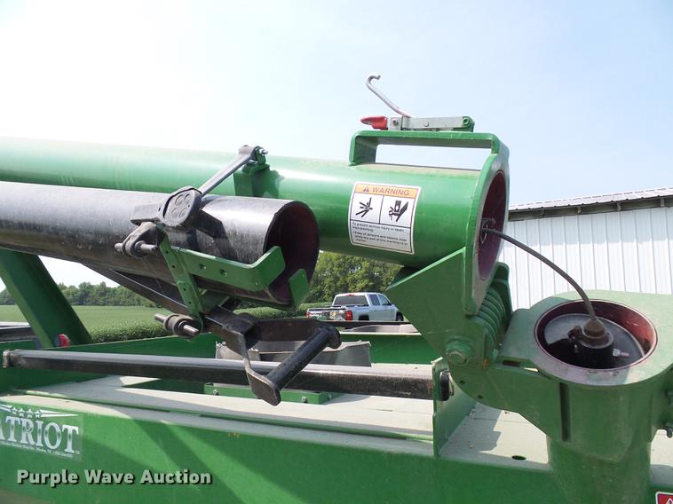 image for item DE5165 Patriot 200 seed tender trailer