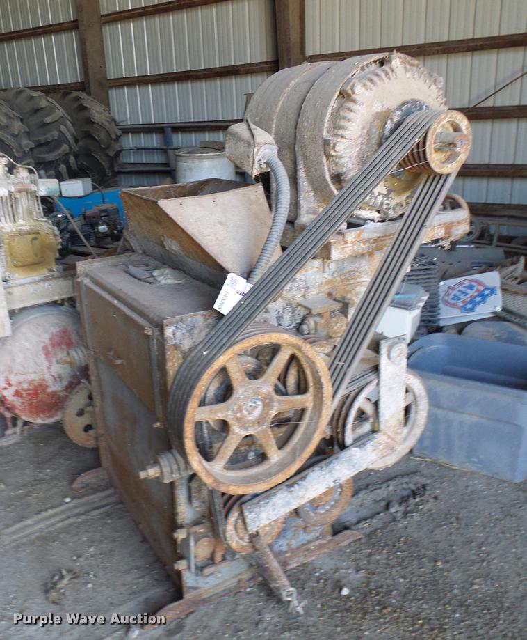 image for item DE5203 Roskamp Mfg roller mill