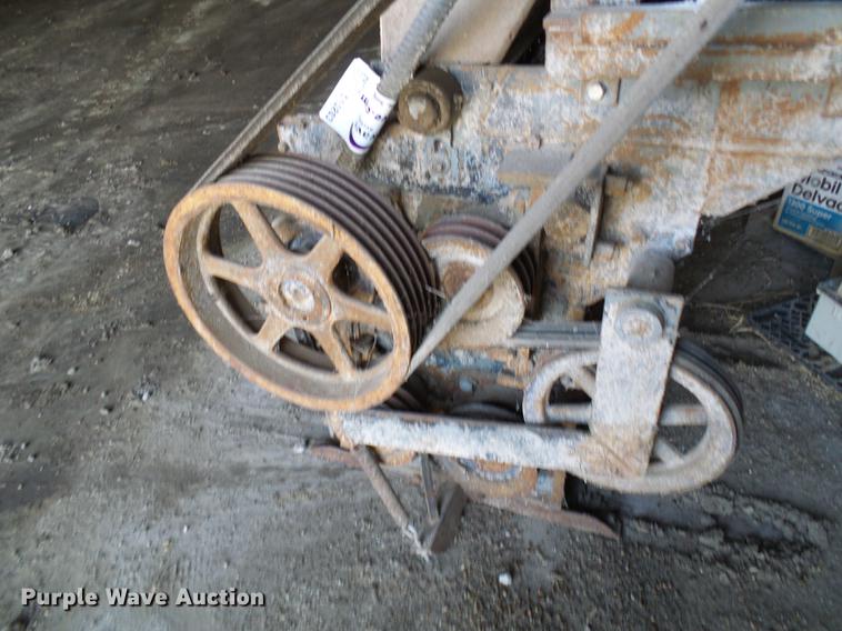 image for item DE5203 Roskamp Mfg roller mill