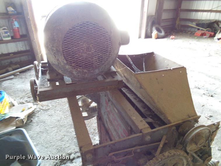 image for item DE5203 Roskamp Mfg roller mill