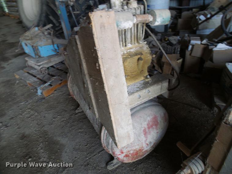 image for item DE5203 Roskamp Mfg roller mill