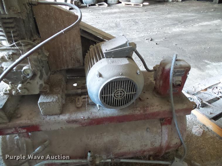 image for item DE5203 Roskamp Mfg roller mill