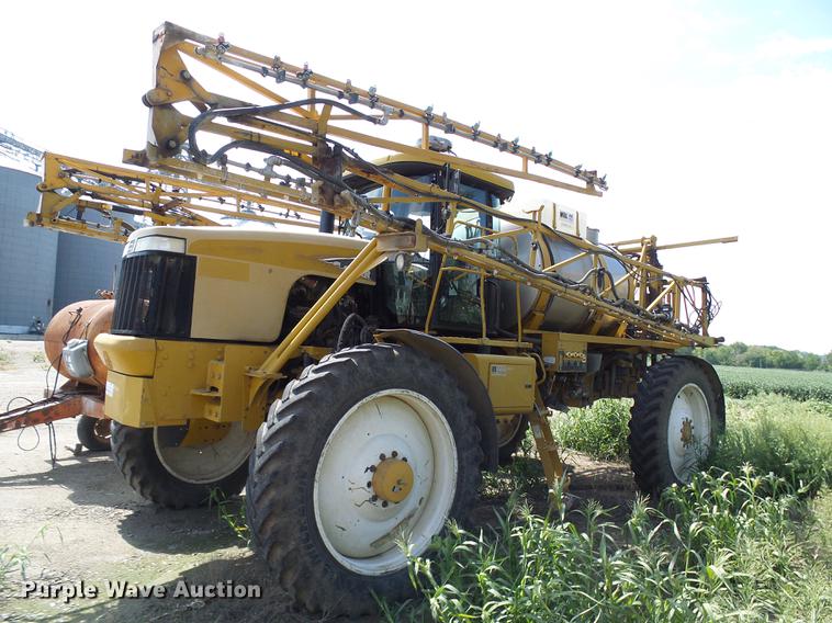 image for item DE5204 2005 Ag-Chem RoGator 1264C sprayer