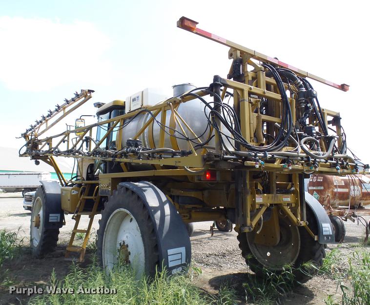 image for item DE5204 2005 Ag-Chem RoGator 1264C sprayer