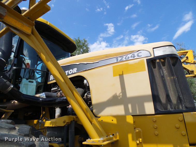 image for item DE5204 2005 Ag-Chem RoGator 1264C sprayer