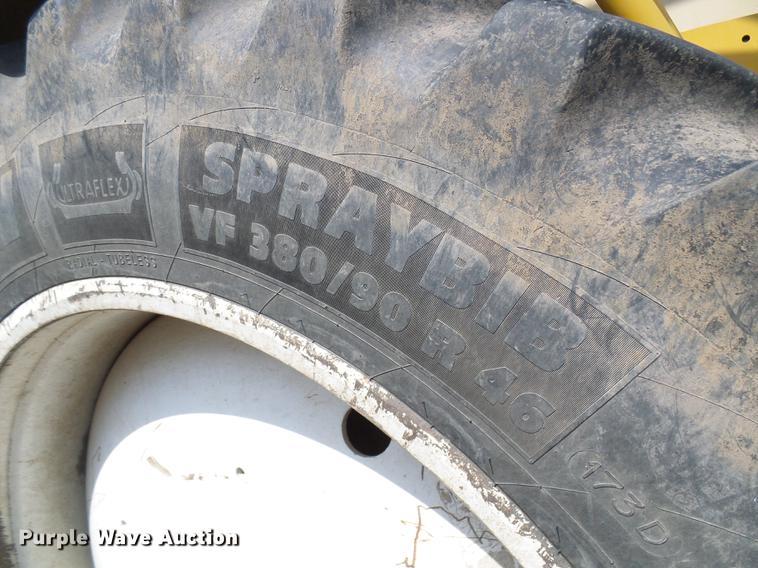 image for item DE5204 2005 Ag-Chem RoGator 1264C sprayer