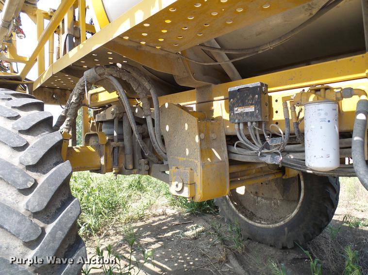 image for item DE5204 2005 Ag-Chem RoGator 1264C sprayer