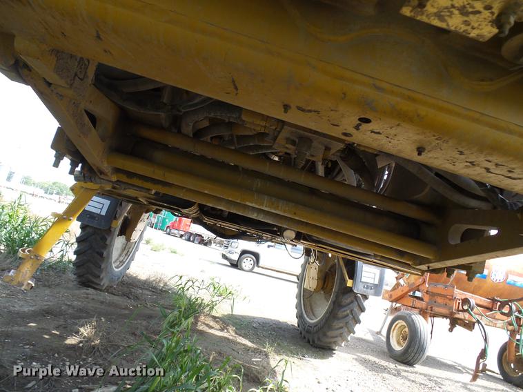 image for item DE5204 2005 Ag-Chem RoGator 1264C sprayer