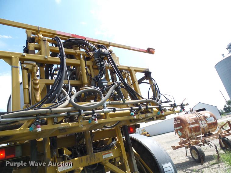 image for item DE5204 2005 Ag-Chem RoGator 1264C sprayer