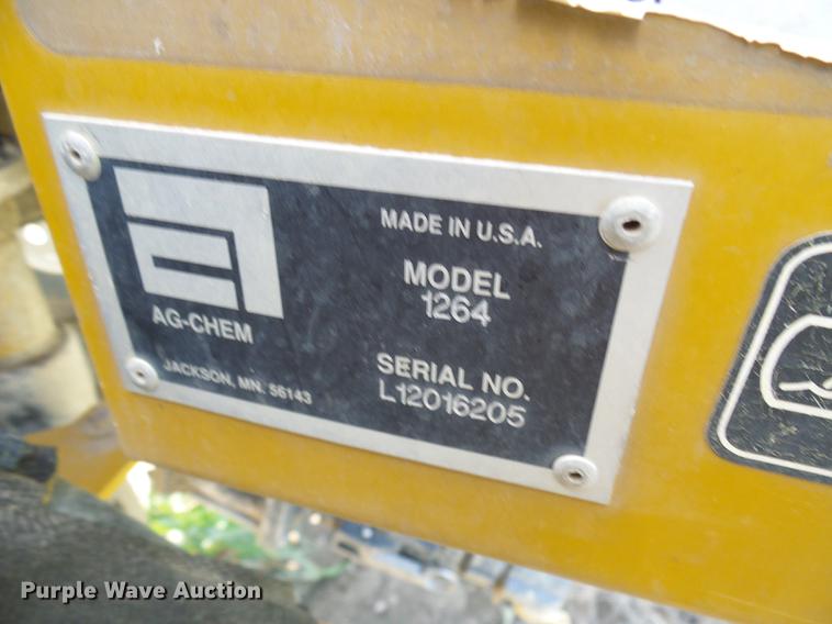 image for item DE5204 2005 Ag-Chem RoGator 1264C sprayer