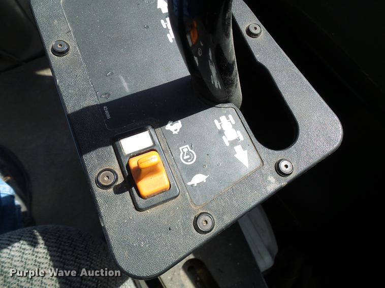 image for item DE5204 2005 Ag-Chem RoGator 1264C sprayer