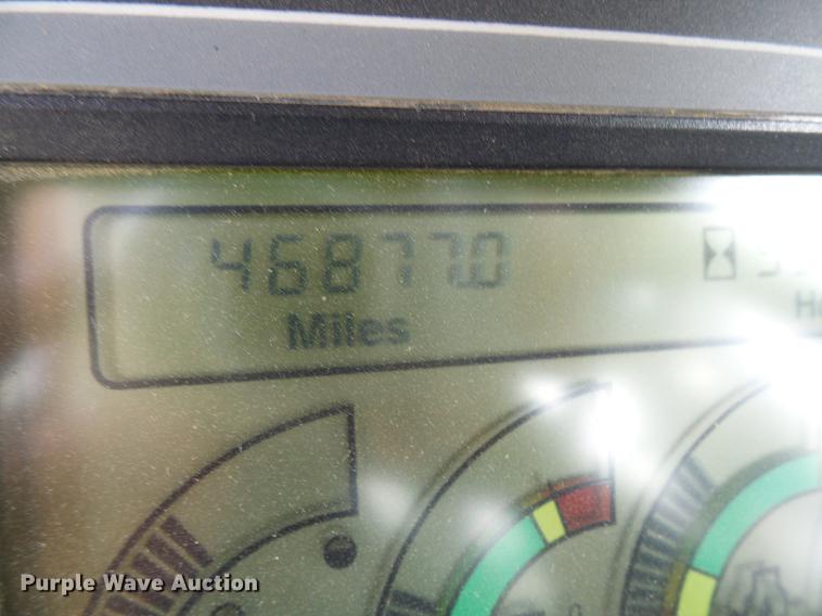 image for item DE5204 2005 Ag-Chem RoGator 1264C sprayer