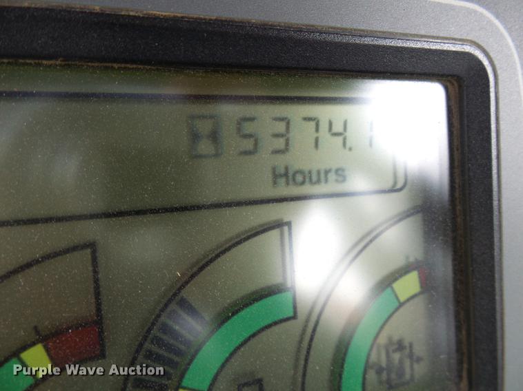 image for item DE5204 2005 Ag-Chem RoGator 1264C sprayer