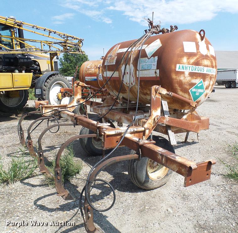 image for item DE5205 Anhydrous ammonia applicator