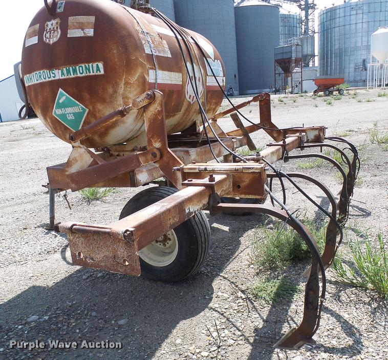 image for item DE5205 Anhydrous ammonia applicator