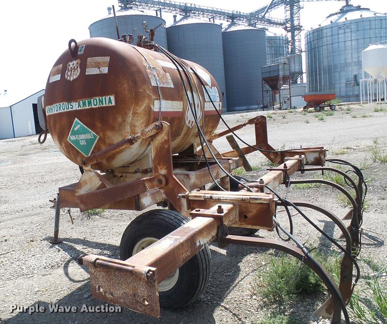 image for item DE5205 Anhydrous ammonia applicator