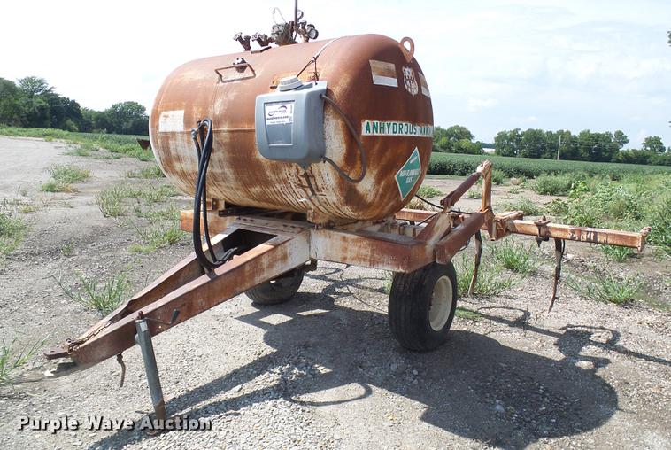 image for item DE5205 Anhydrous ammonia applicator