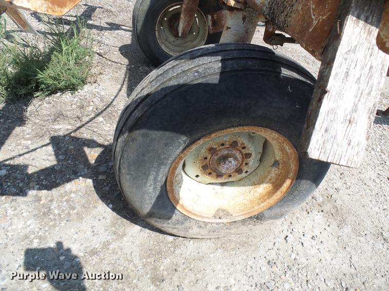 image for item DE5205 Anhydrous ammonia applicator