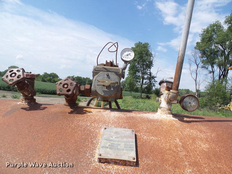 image for item DE5205 Anhydrous ammonia applicator