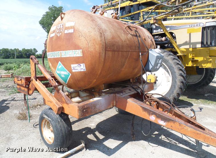image for item DE5206 Anhydrous ammonia applicator