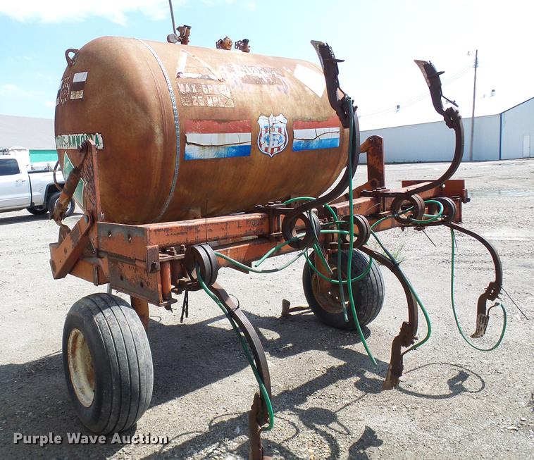 image for item DE5206 Anhydrous ammonia applicator