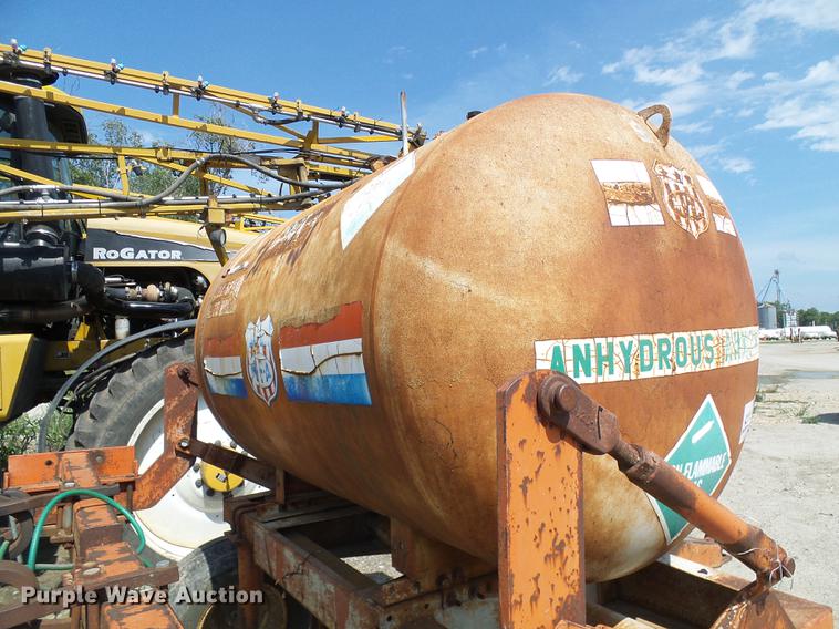 image for item DE5206 Anhydrous ammonia applicator