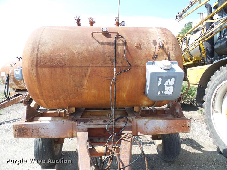 image for item DE5206 Anhydrous ammonia applicator