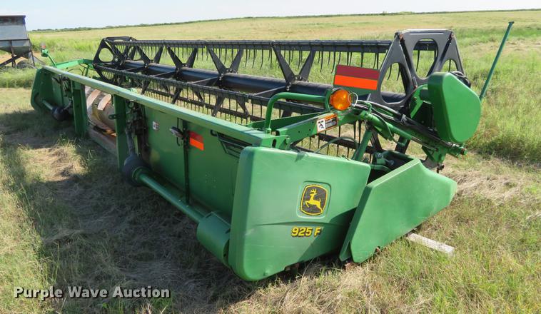 image for item DE6384 2002 John Deere 925F platform head