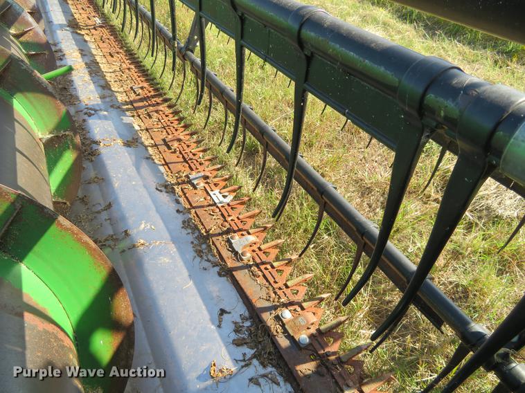 image for item DE6384 2002 John Deere 925F platform head