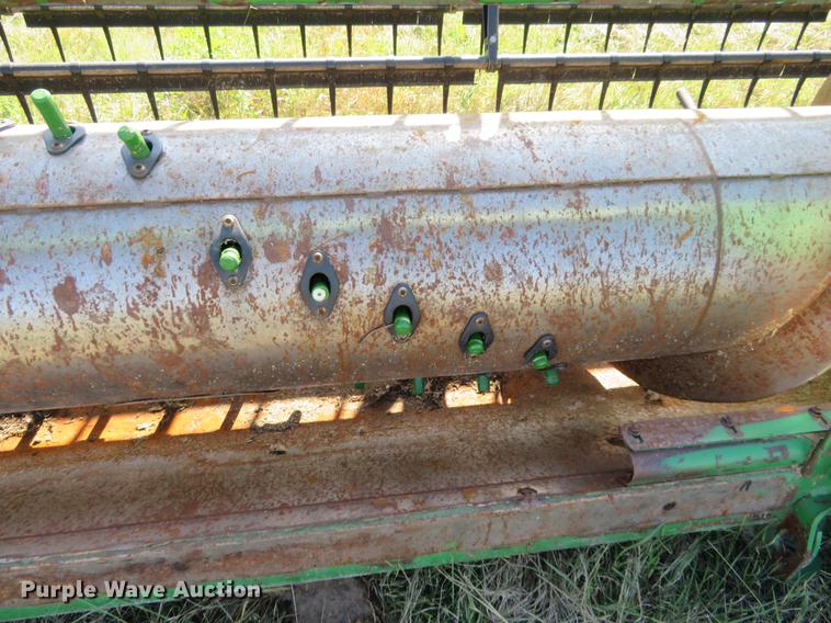 image for item DE6384 2002 John Deere 925F platform head