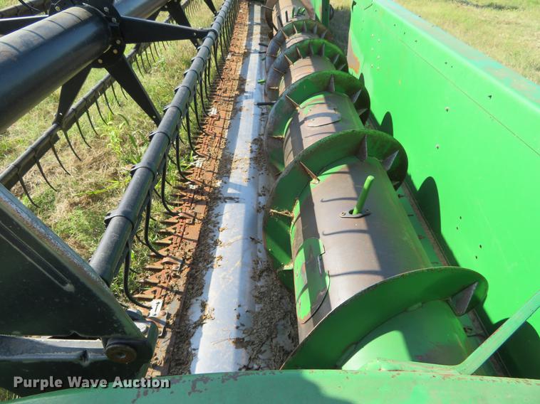 image for item DE6384 2002 John Deere 925F platform head