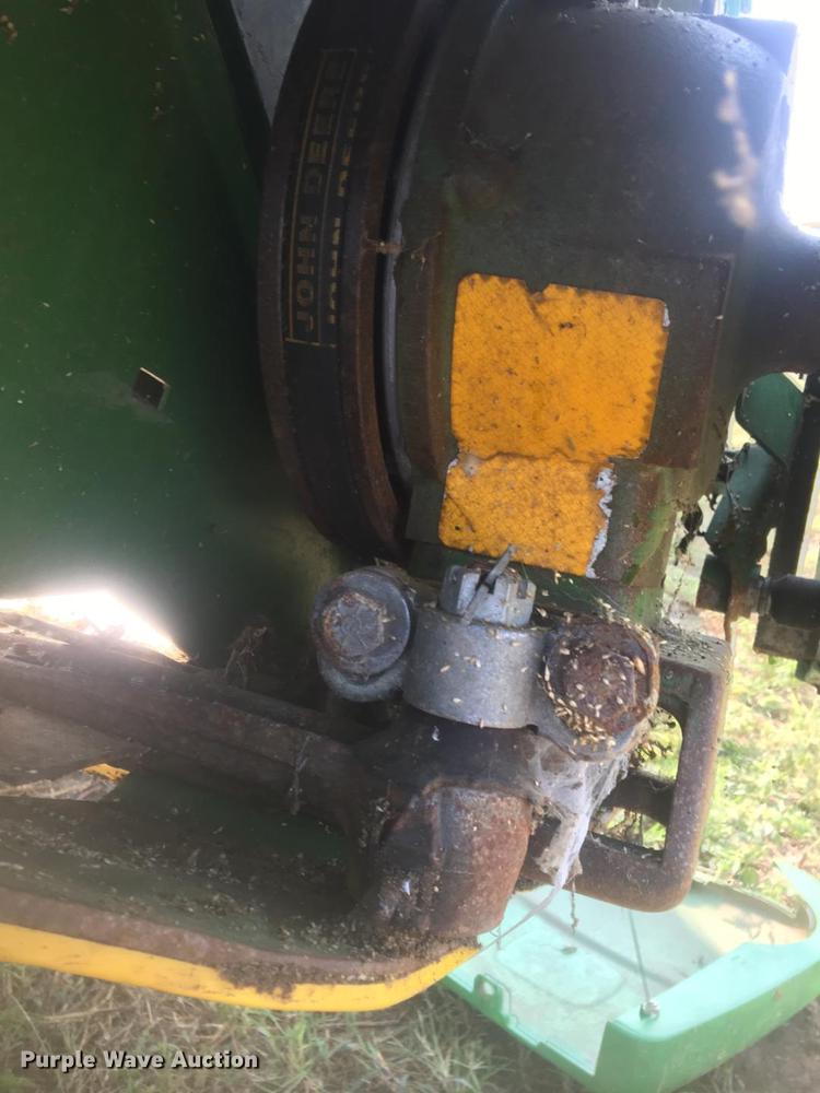 image for item DE6384 2002 John Deere 925F platform head