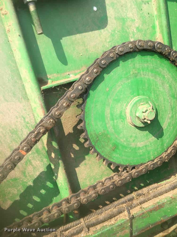 image for item DE6384 2002 John Deere 925F platform head