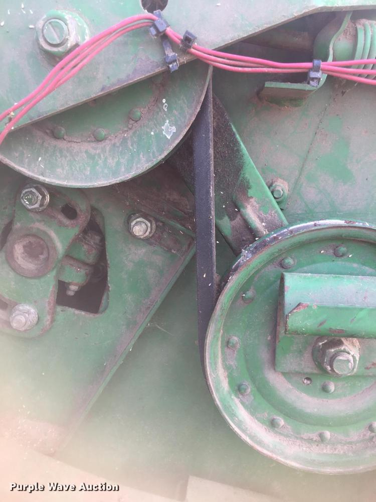 image for item DE6384 2002 John Deere 925F platform head