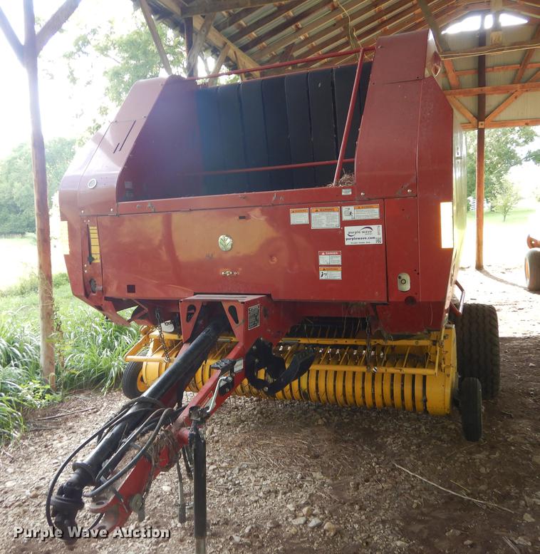 image for item DF1774 2008 New Holland BR7090 round baler